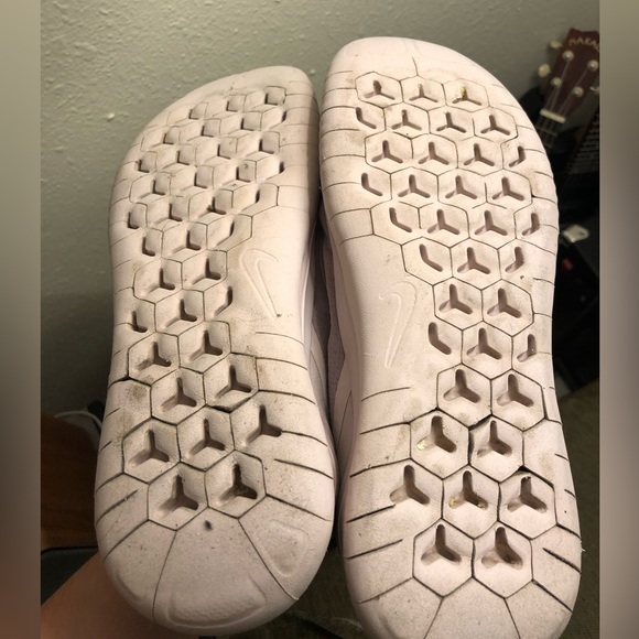 Nike Free Run Tennis Shoes - Picture 3 of 4